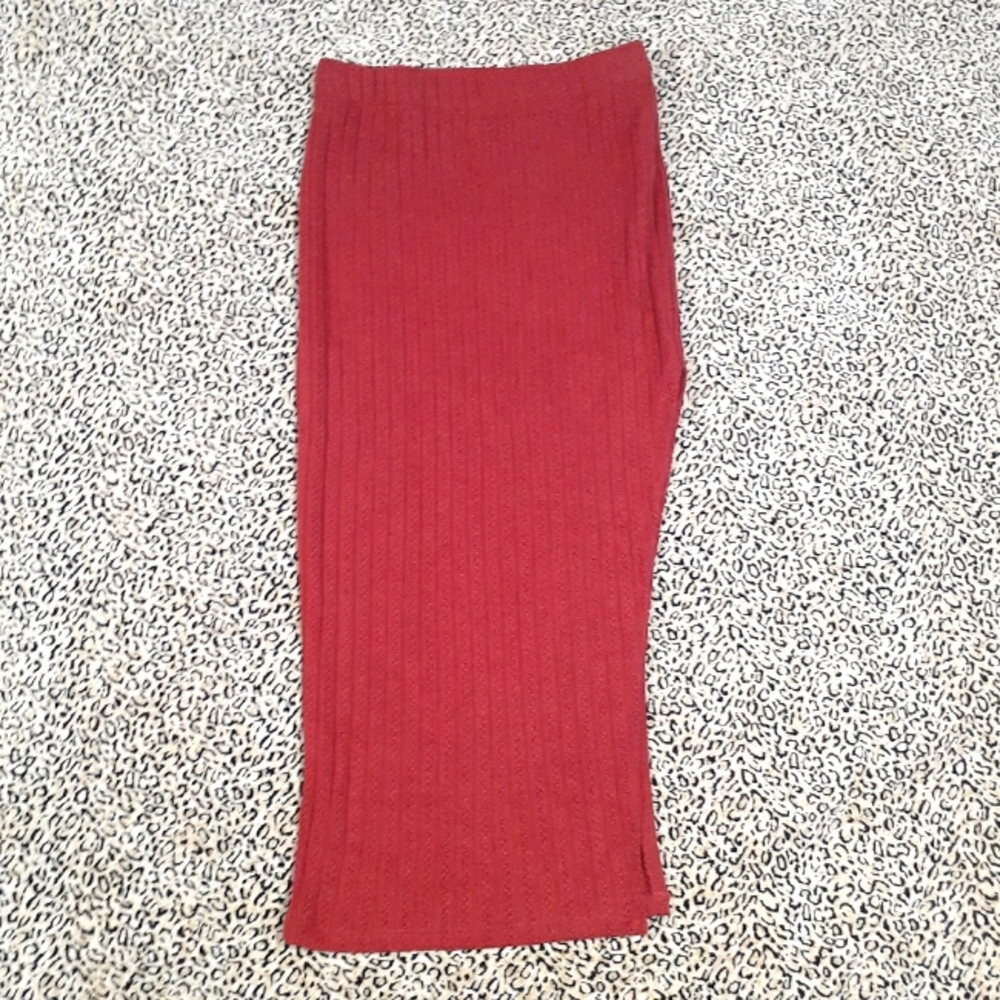 NWOT Ribbed Midi Skirt w/ Slit